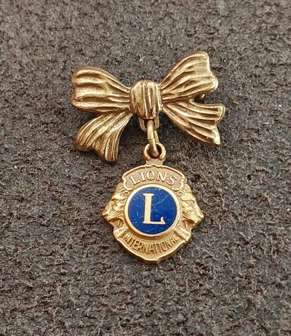 1950s Lions Clubs International Ladies Bow Knot Pin With Dangling Charm