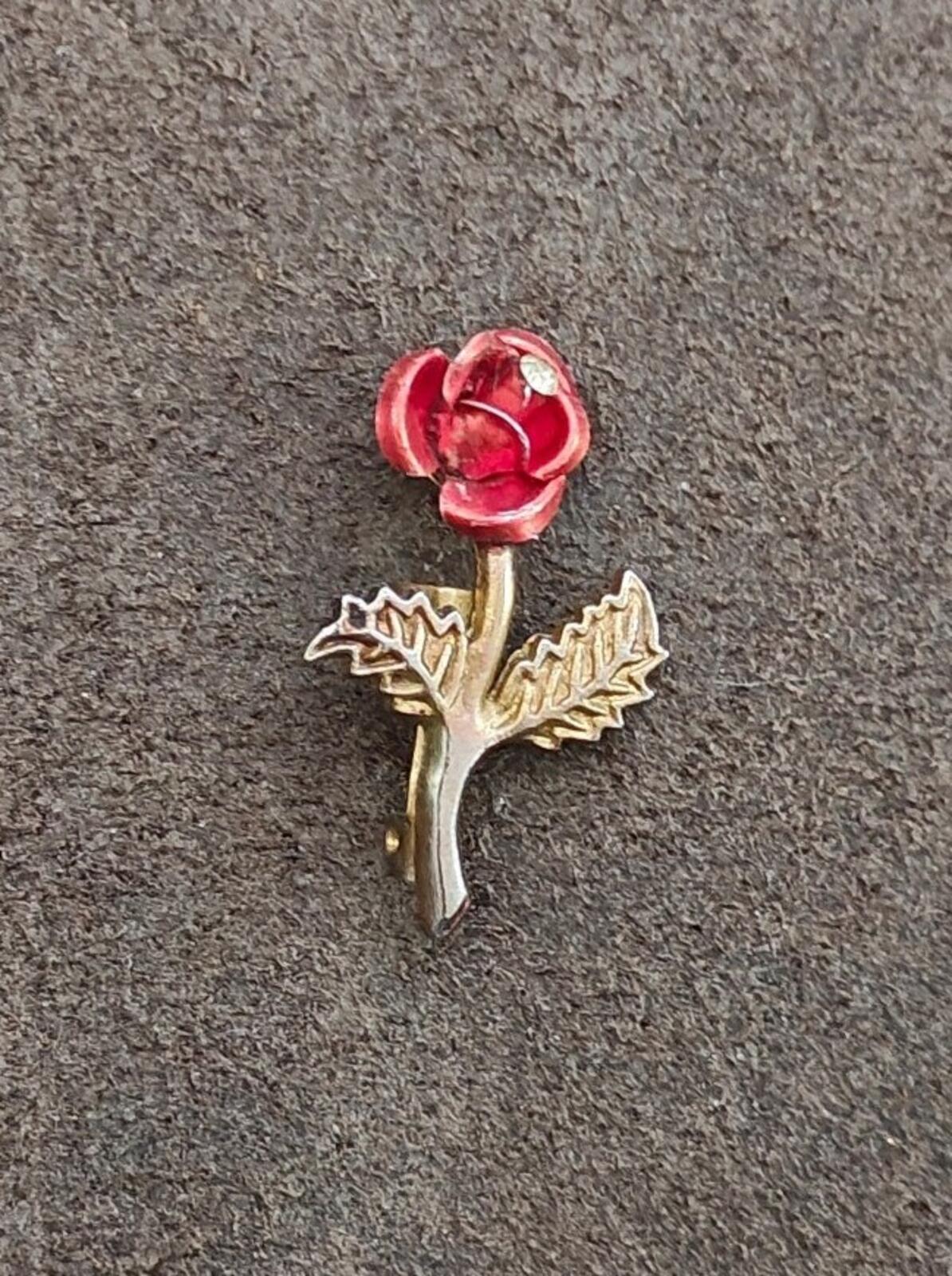 1960s Red Enamel Rose With a Clear Rhinestone In Center Gold Tone Brooch