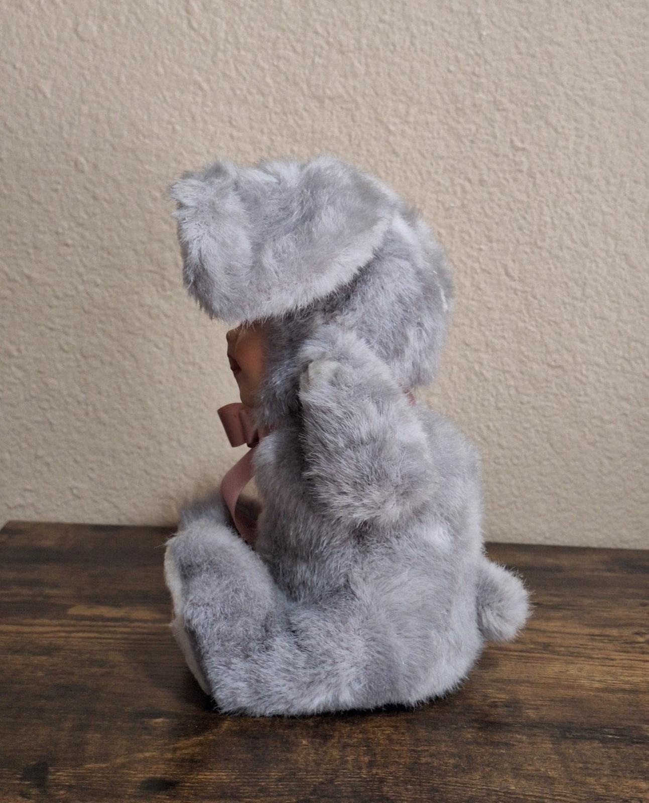 Cute Vintage 2001 Cuddle Kids Geppeddo Baily Bunny Rabbit Porcelain Face Plush.