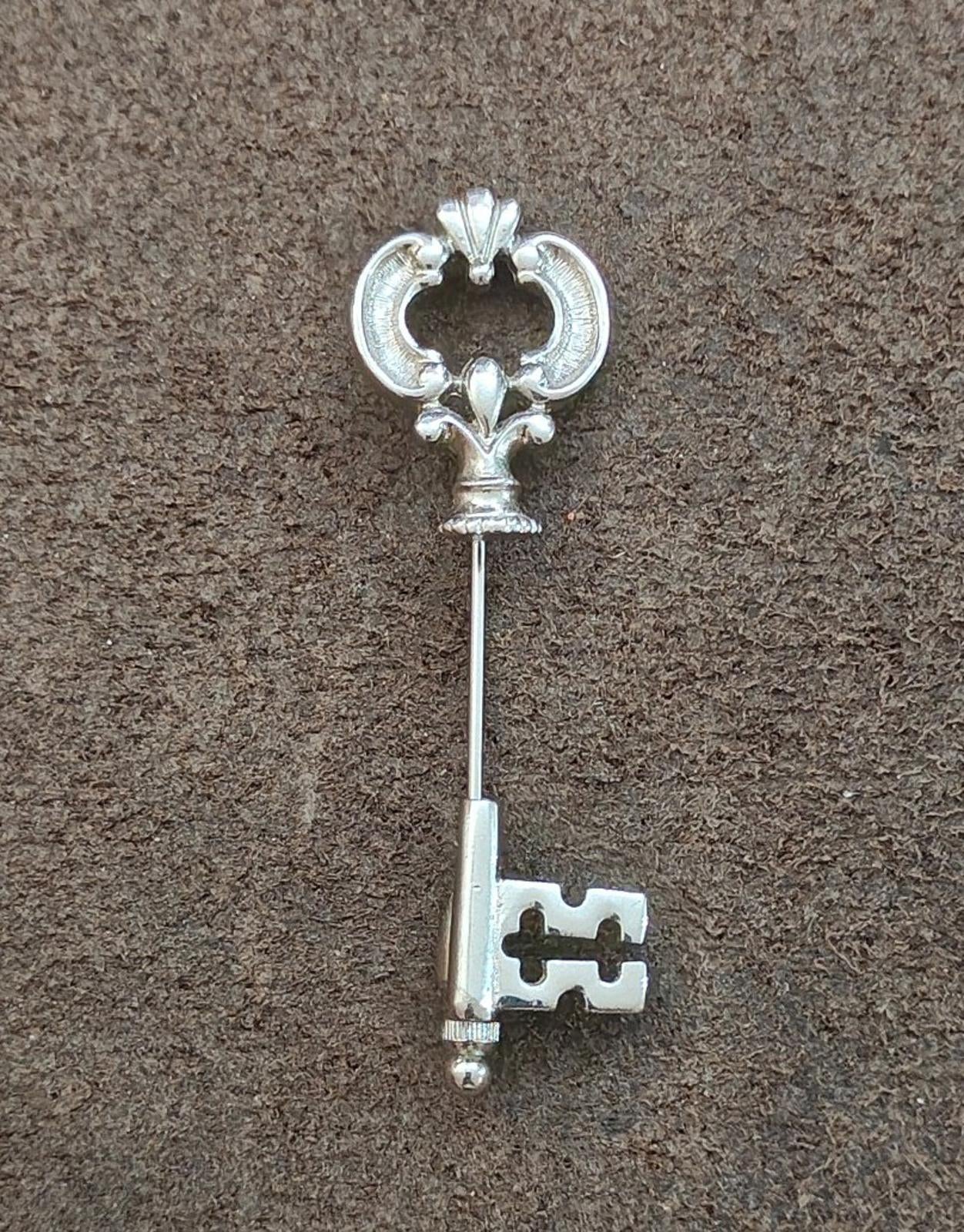 1970s Signed Avon Skeleton Key Stick Pin