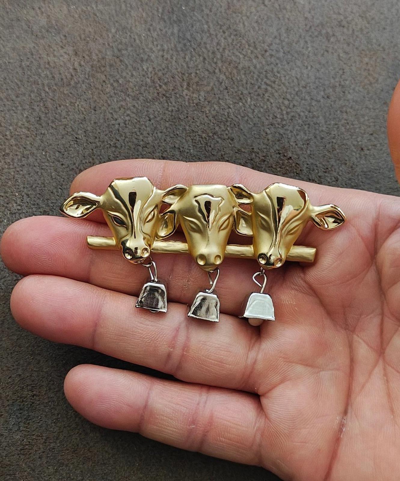 1980s Signed AJC Three Cow Head With Dangling Silver Tone Bells Brooch