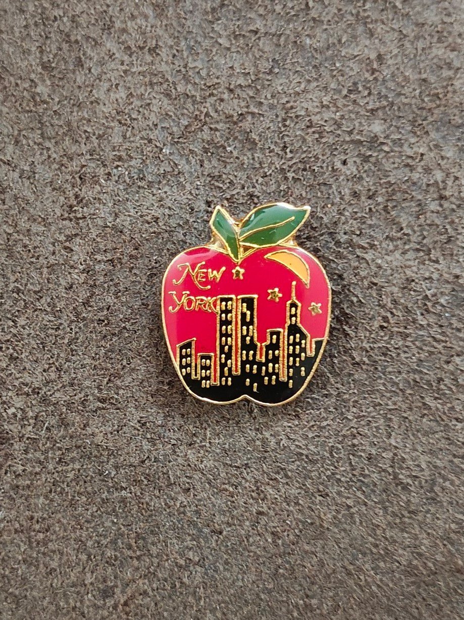 1980s CMI New York City, The Big Apple Pin