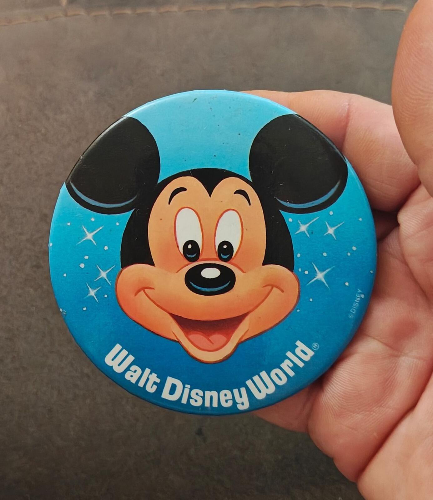 1980s Walt Disney World Mickey Mouse Blue Pinback/Pinbutton