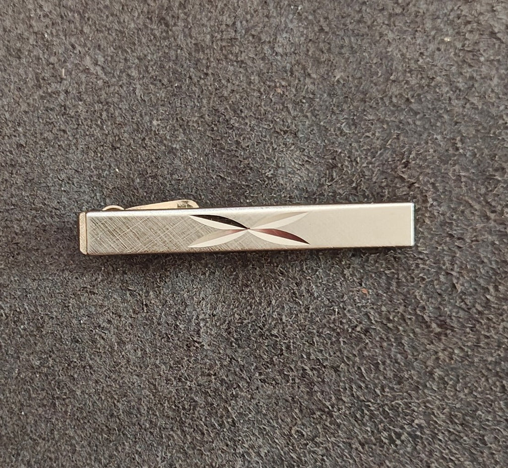 1950s/60s Swank Gold Tone Atomic Starburst Diamond Cut Design Tie Bar/Tie Clip