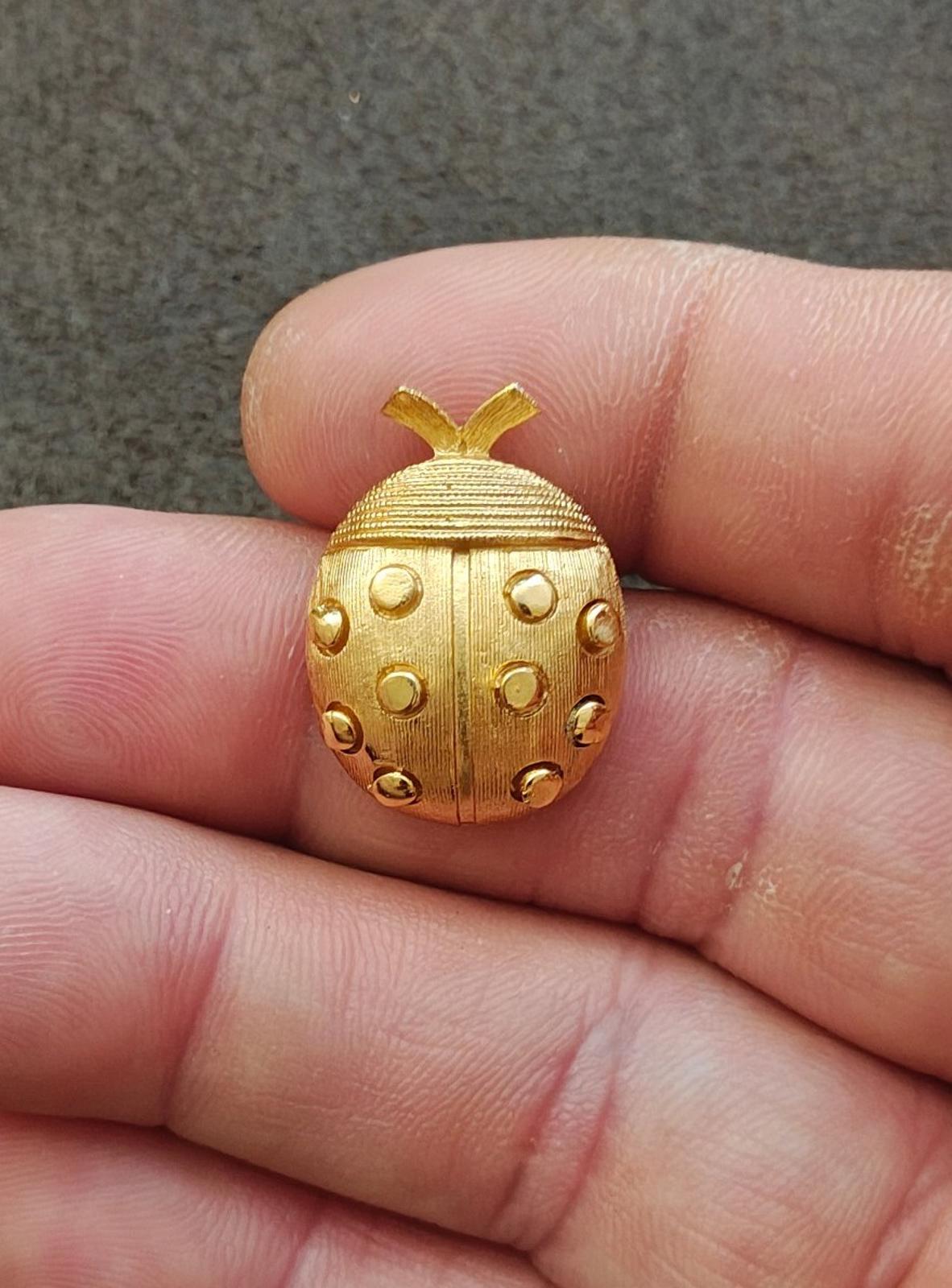 1950s/60s Crown Trifari Gold Tone Textured Lady Bug Brooch