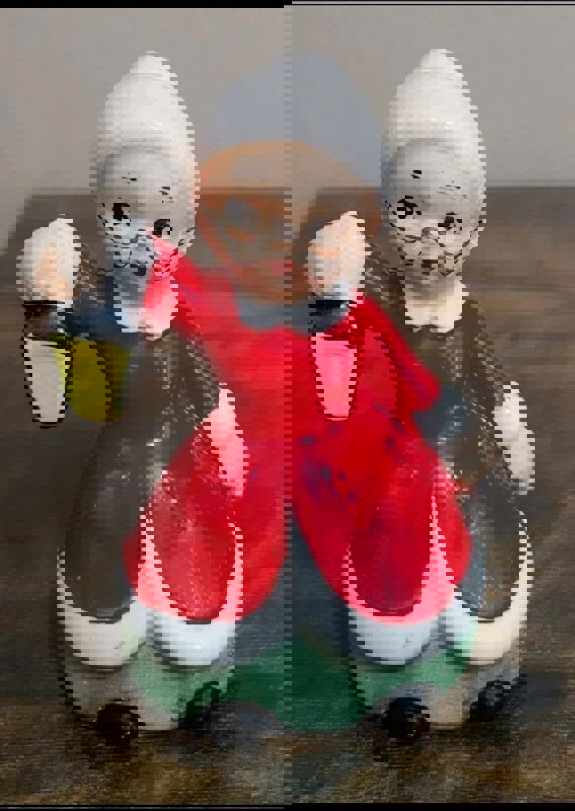 Vintage Lefton Santa & Mrs Claus Salt & Pepper Shakers