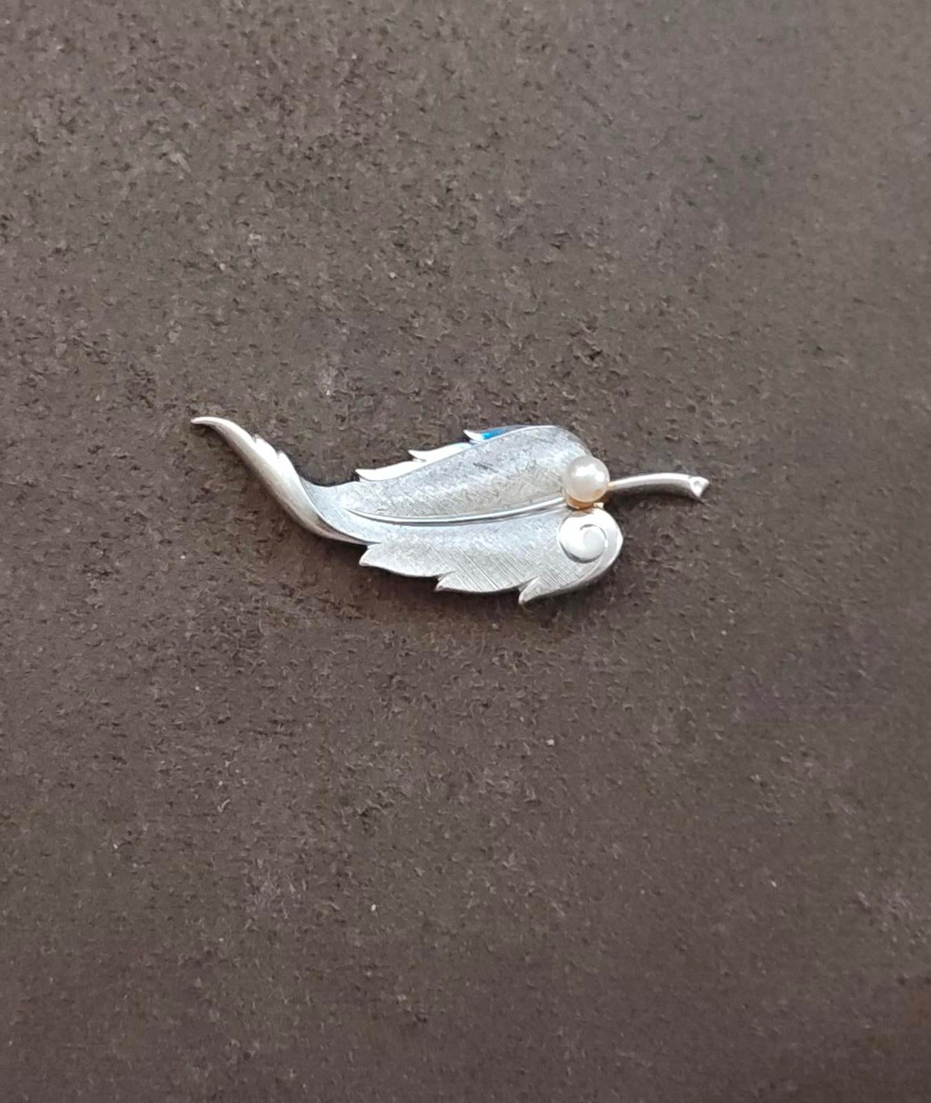 1960s Sterling Silver With Cultured Pearl Textured Leaf Brooch