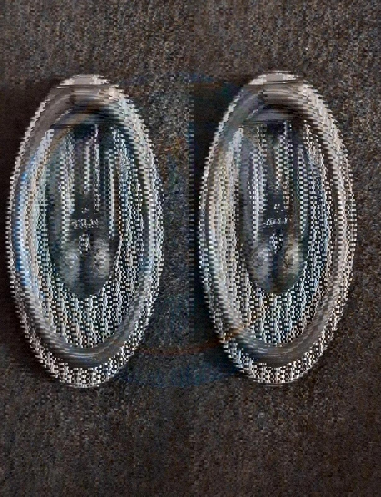 1950's Vintage Silver tone Textured style scarf Clip