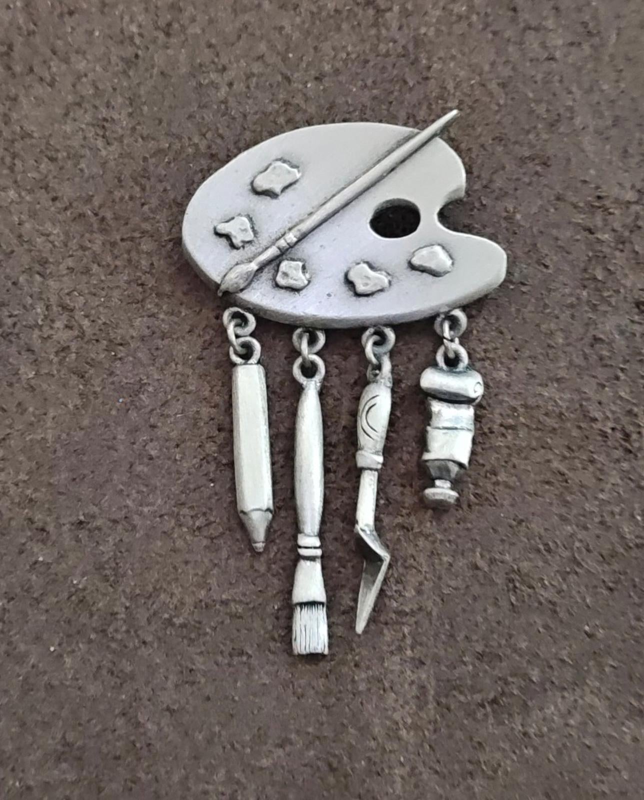 1980s Signed J.J. (Jonette Jewelry) Artist Palette Pewter Dangle Brooch