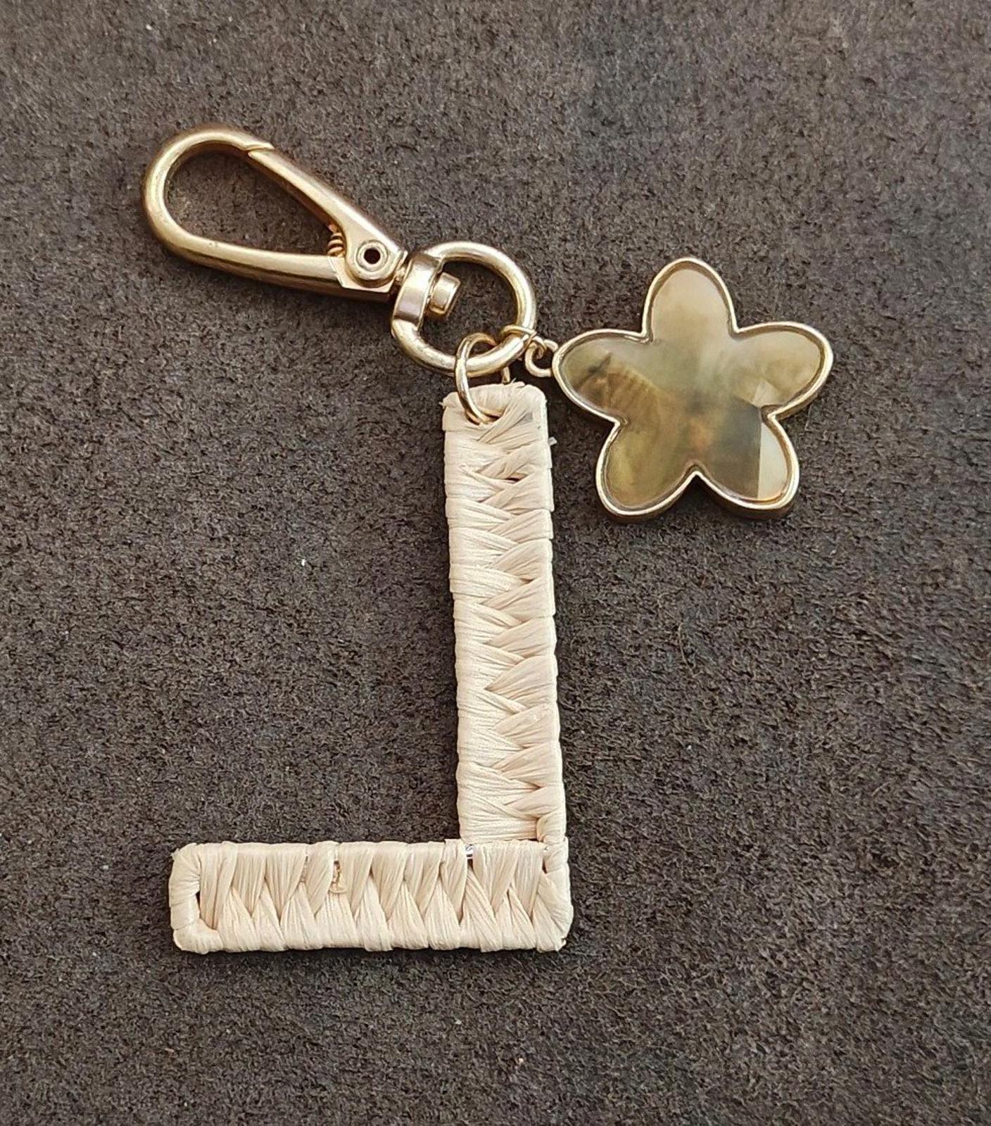 Anthropologie Monogram Letter H With Mother Of Pearl Flower Wicker Keychain