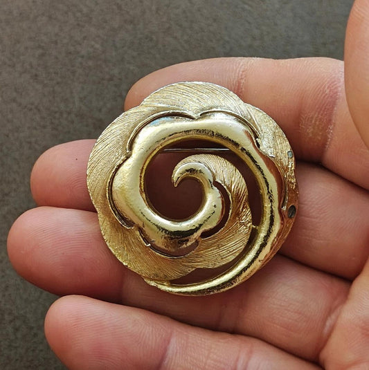 1980s Gold Tone Textured Swirl Flower Design Brooch
