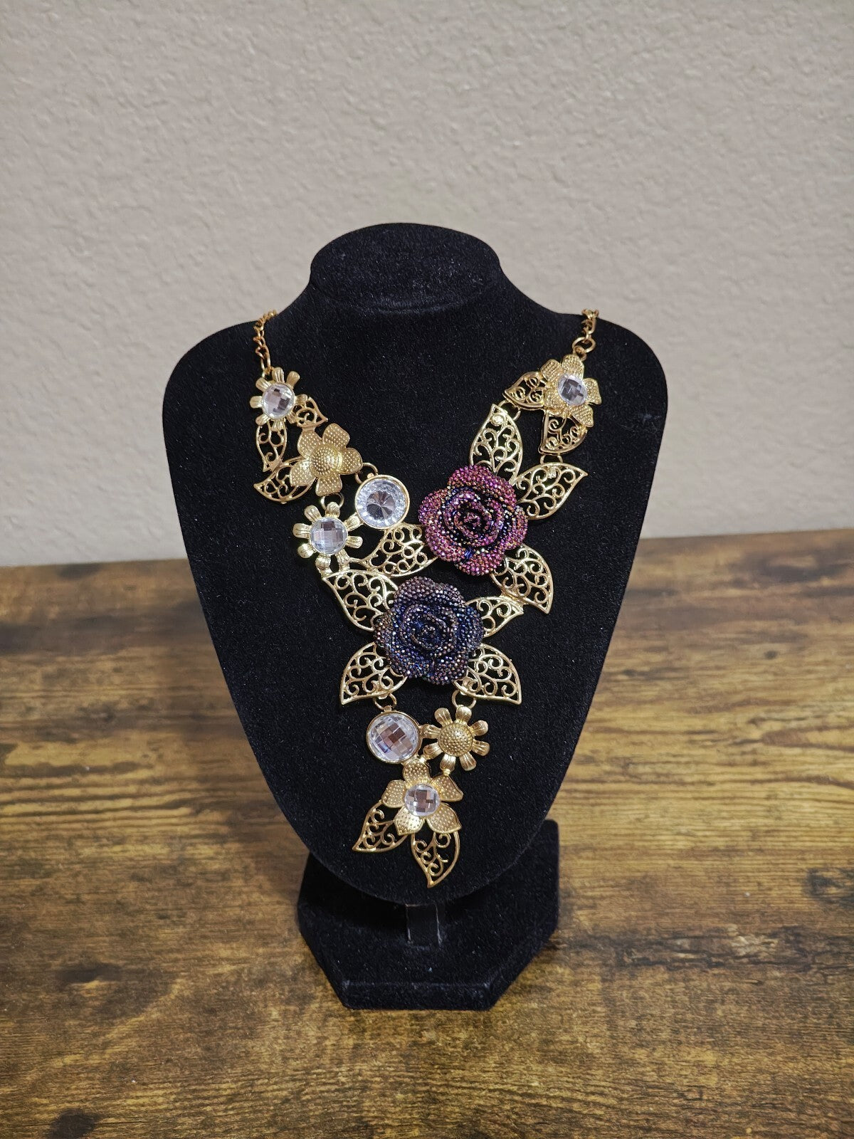 Vintage Style Floral Bib Statement Necklace & Matching Dangle Earrings Set.