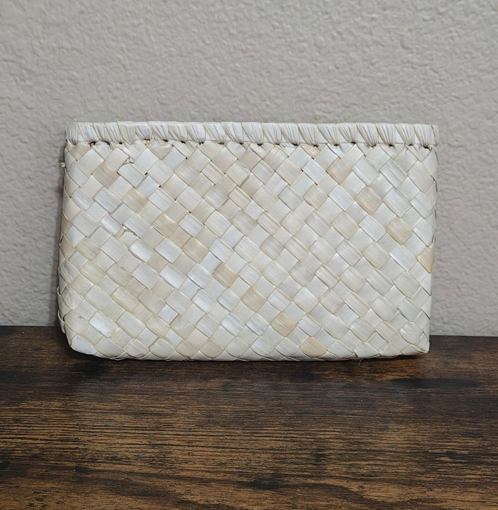 White handwoven pouch, plain side panel with gathered zipper top
