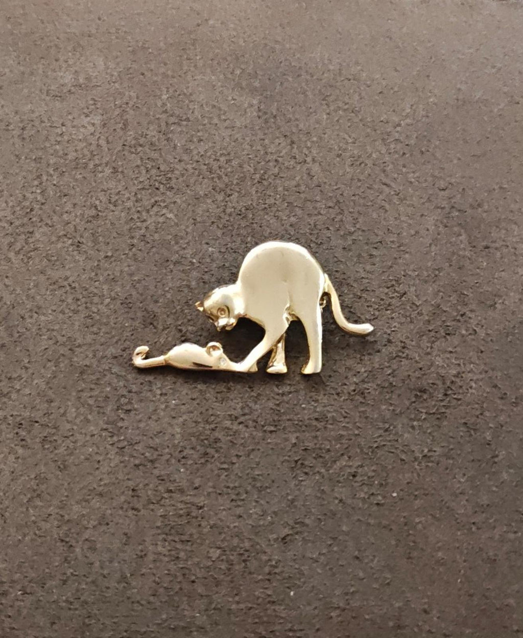 1980s Gold Tone With Clear Rhinestone Cat Chasing Mouse Brooch