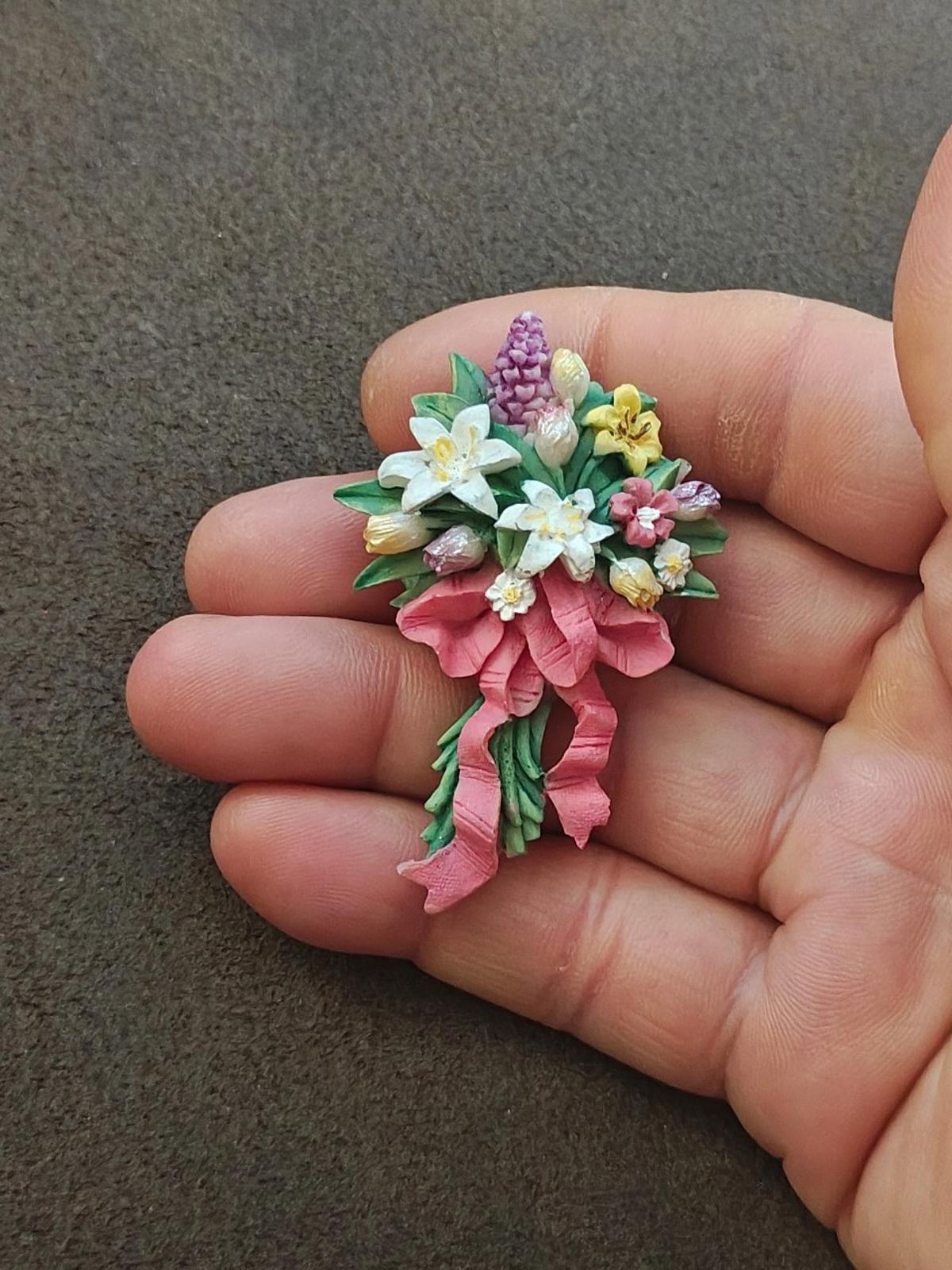 1980s Flower Bouquet Resin Brooch  Featuring Colorful Flowers & a Pink Ribbon