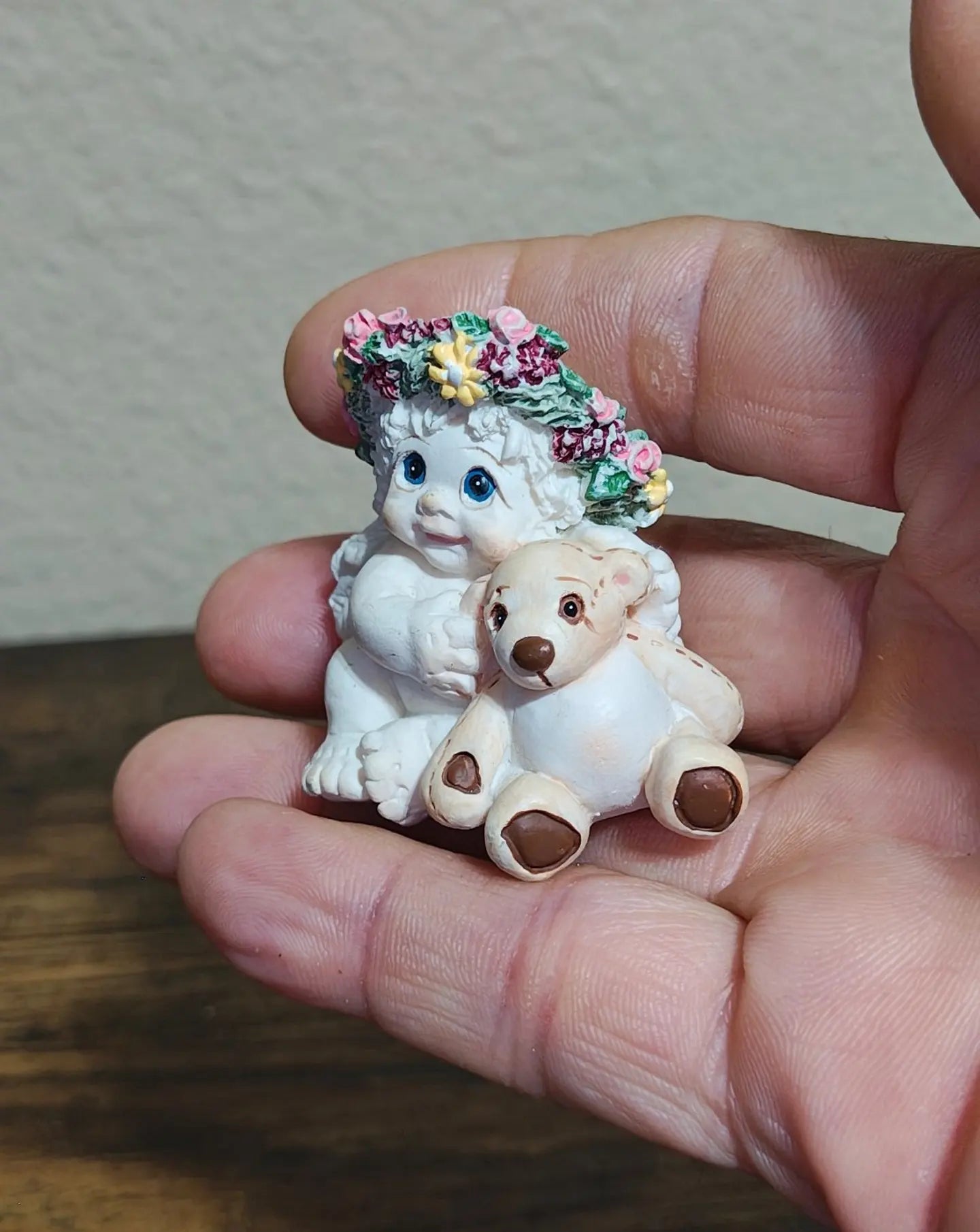1996 Vintage Dreamsicles Playmates Angel Cherub Holdinging Teddy Bear Figurine