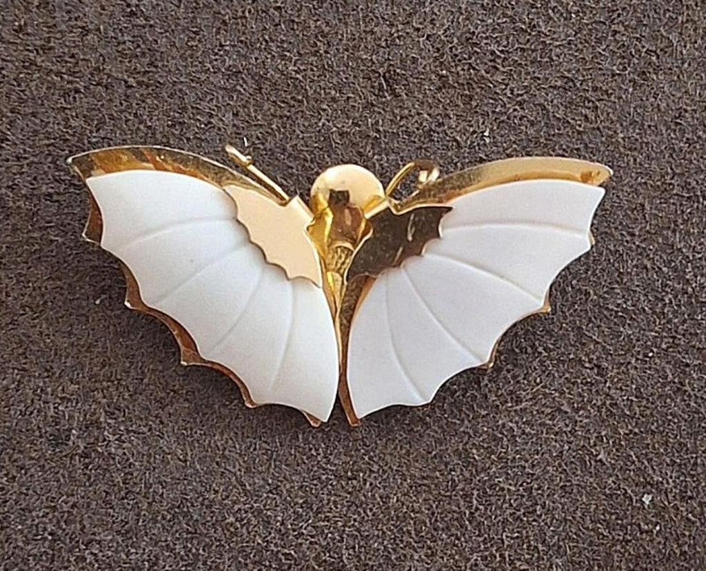 1980’s Seashell Gold Tone Butterfly Pin Brooch