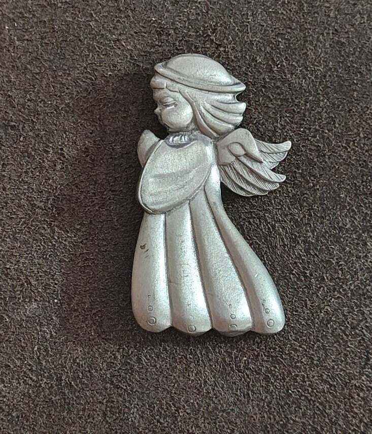 1986 Hampshire Pewter Angel Brooch.