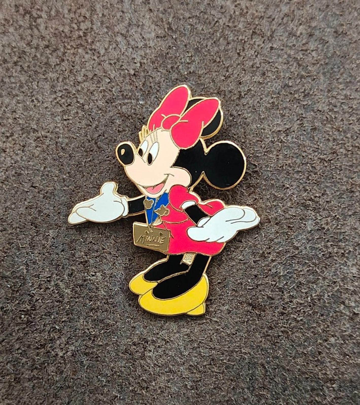 2001 Retired Minnie Mouse Trading Starter Set Gold Tone Enamel Pin