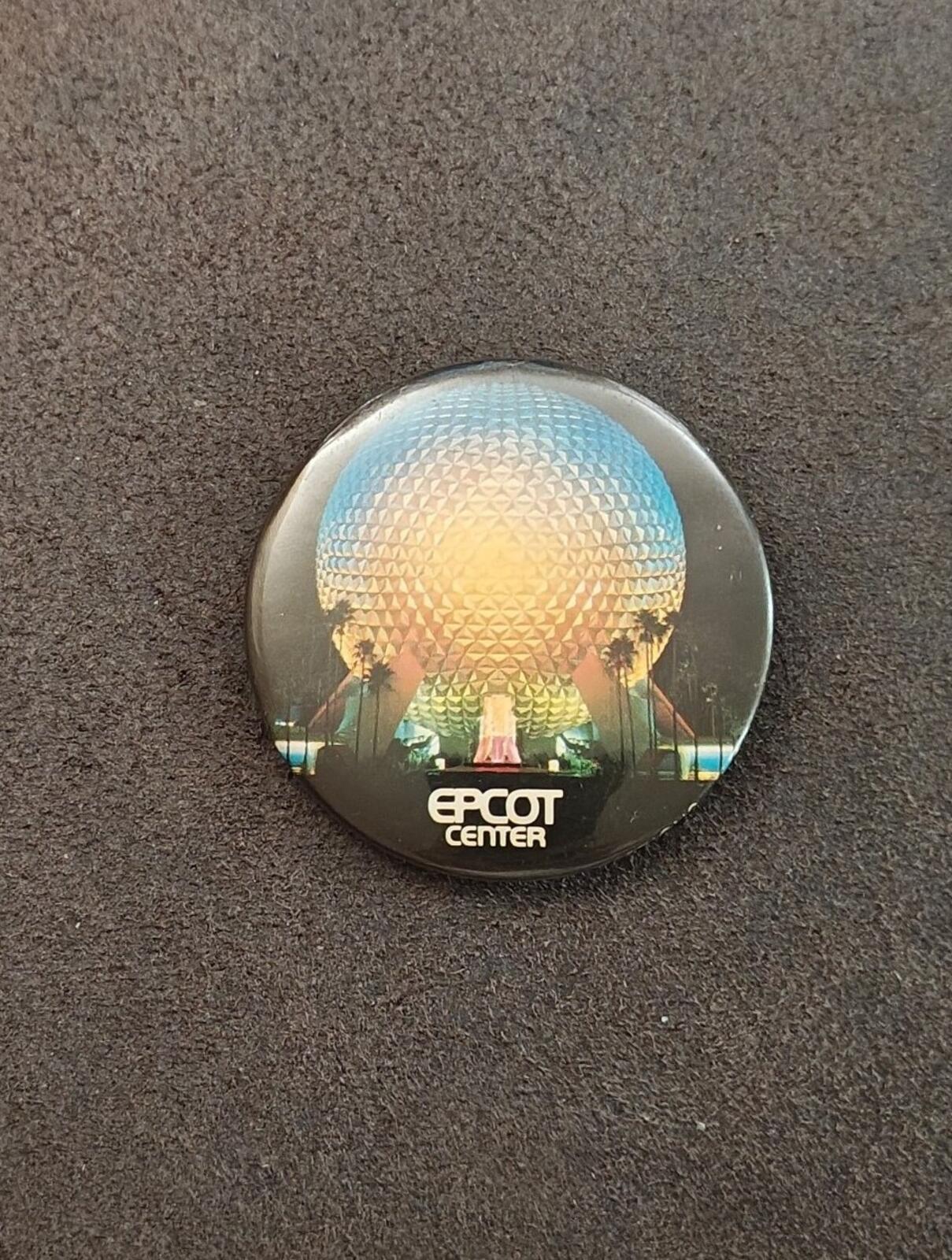 1982 Walt Disney World EPCOT Center Pinback/Pinbutton