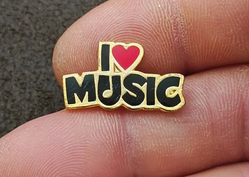 1980s Novelty/Retro I Love Music Gold Tone Enamel Pin