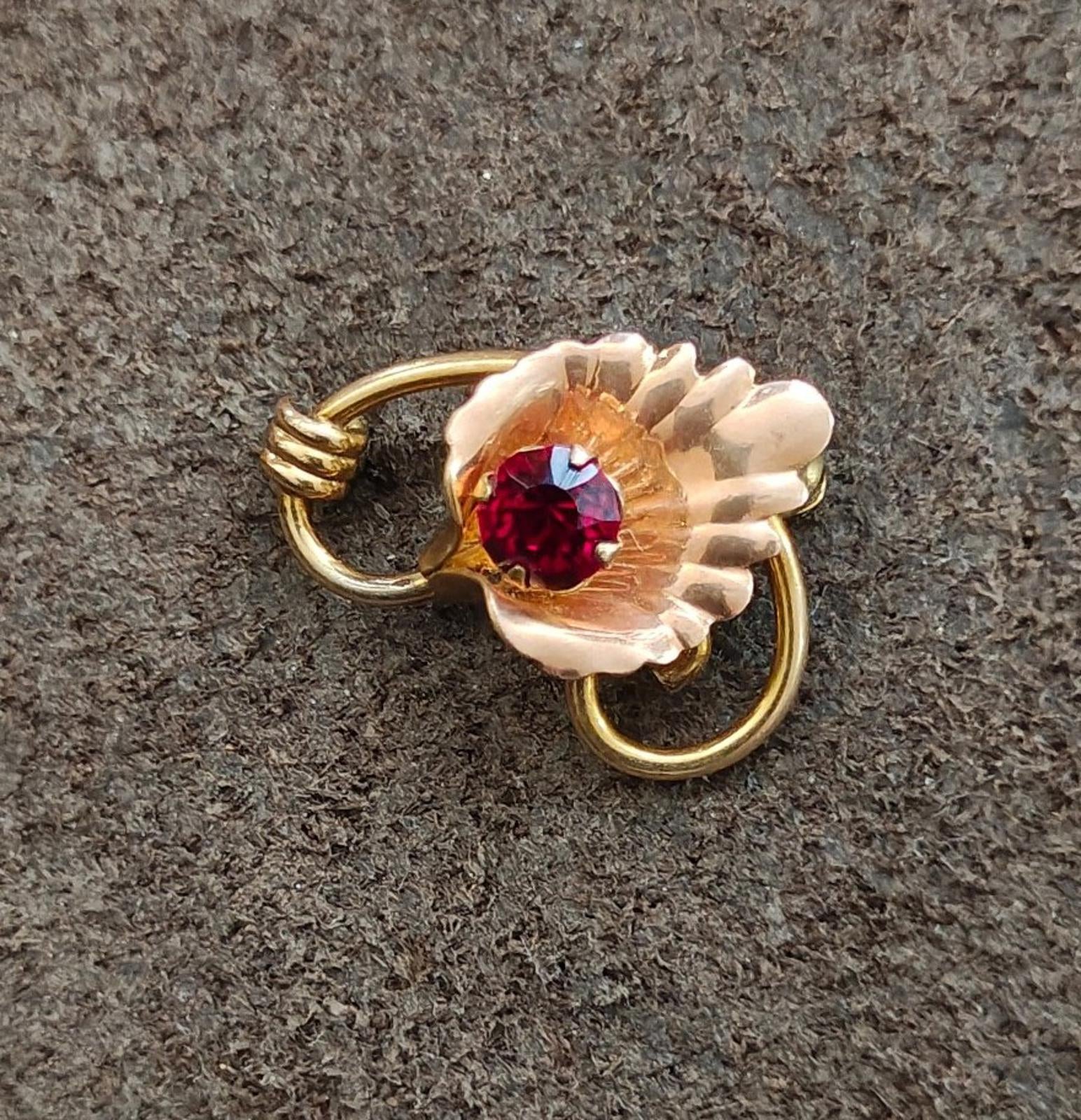 1940/50s Van Dell Calla Lily Gold Tone Brooch With a Red Gemstone