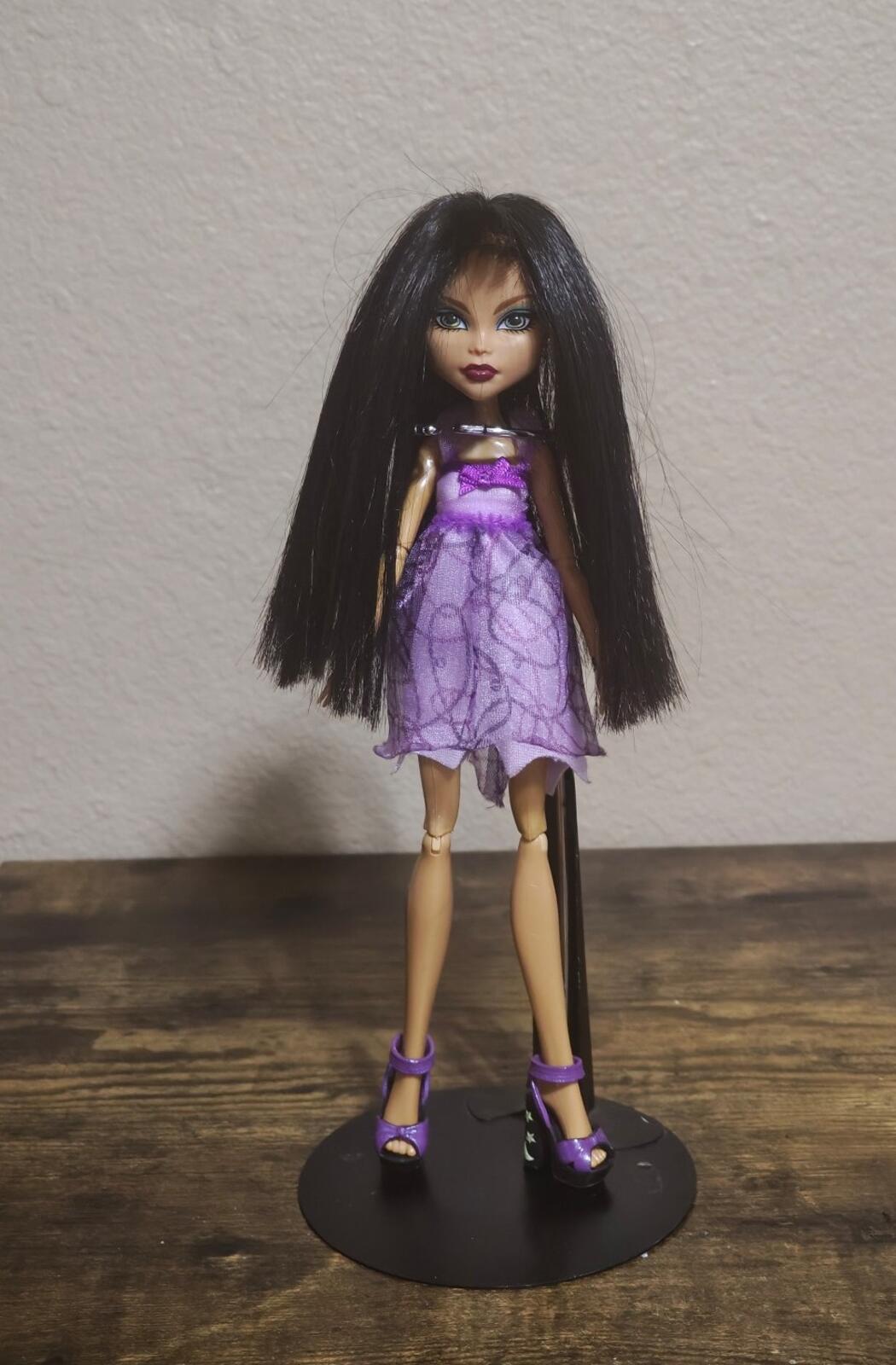 2008 Monster High Cleo de Nile With Purple Outfit