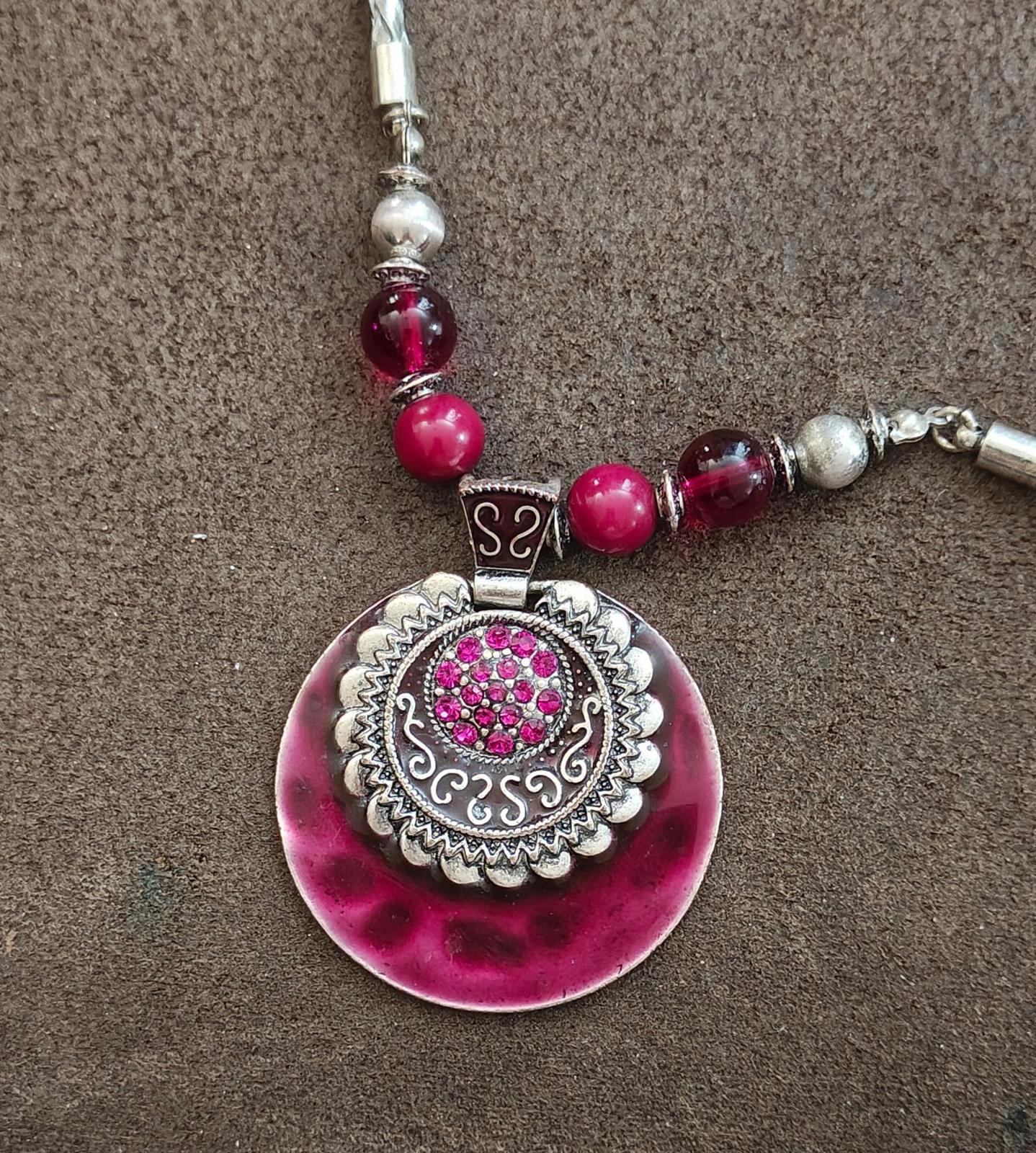 Silver Tone Braided Plastic Chain With Round Burgundy Pendant and Beaded Accents