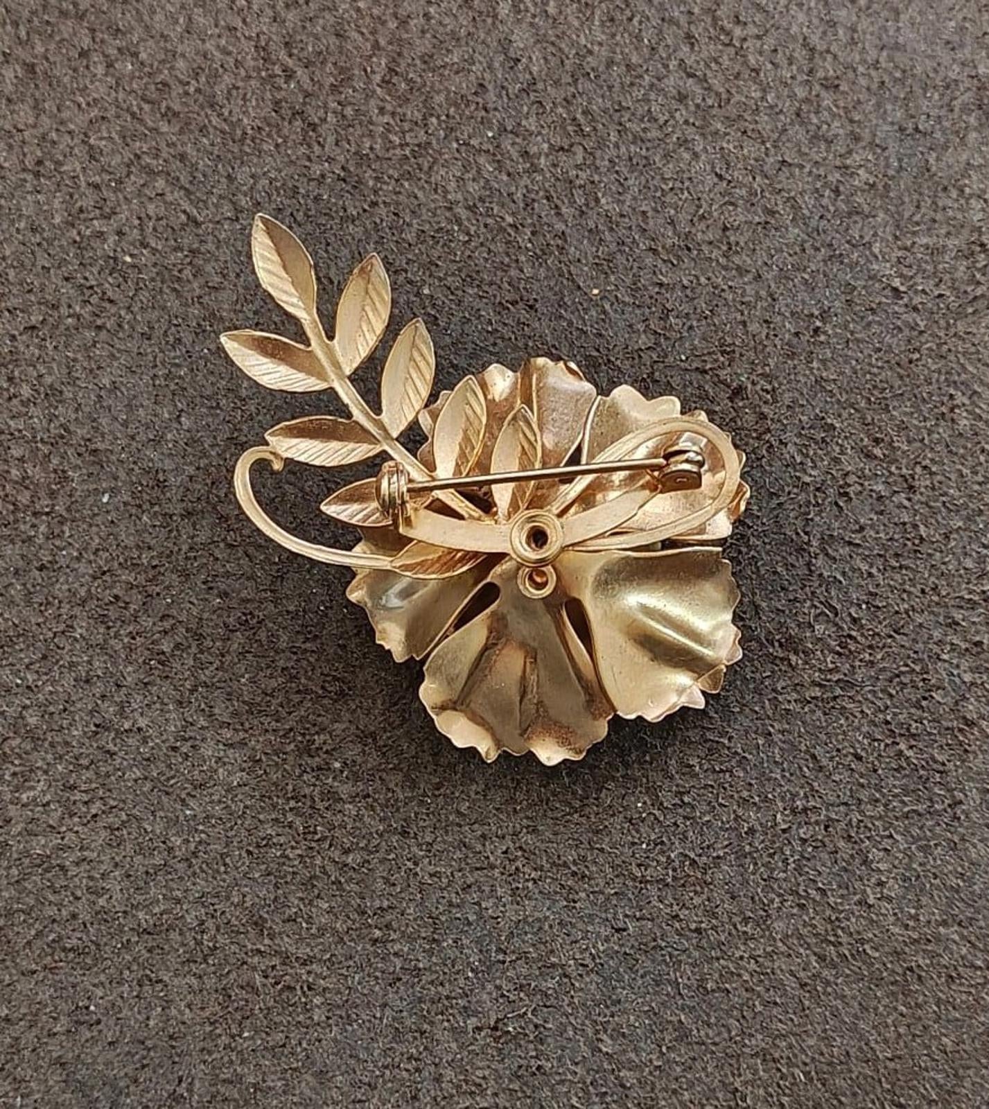1950s Vintage Matte Gold Tone Floral Brooch With Faux Pearl