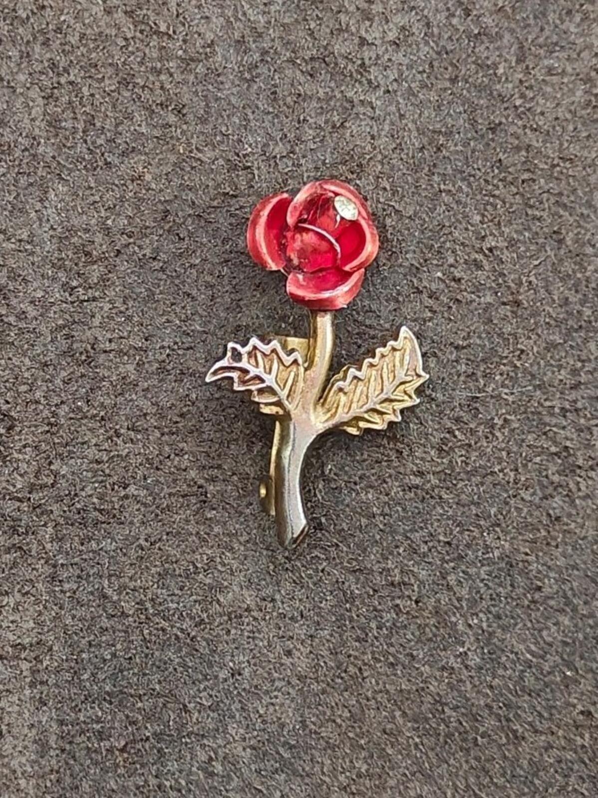 1960s Red Enamel Rose With a Clear Rhinestone In Center Gold Tone Brooch
