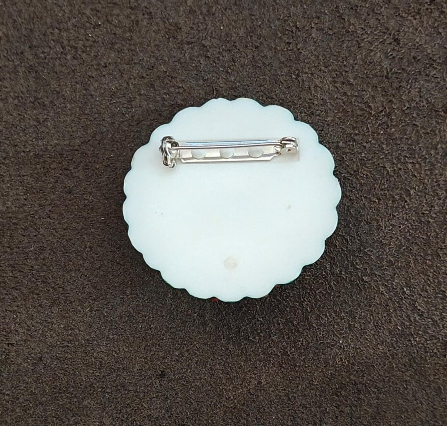 1990 Avon Holiday Cub Wreath Googly Eyes Plastic Pin