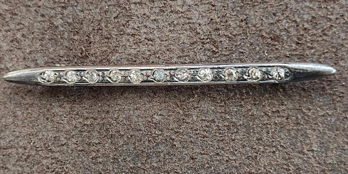 1900s Art Deco Edwardian Sterling Silver Bar With Clear Rhinestones Brooch