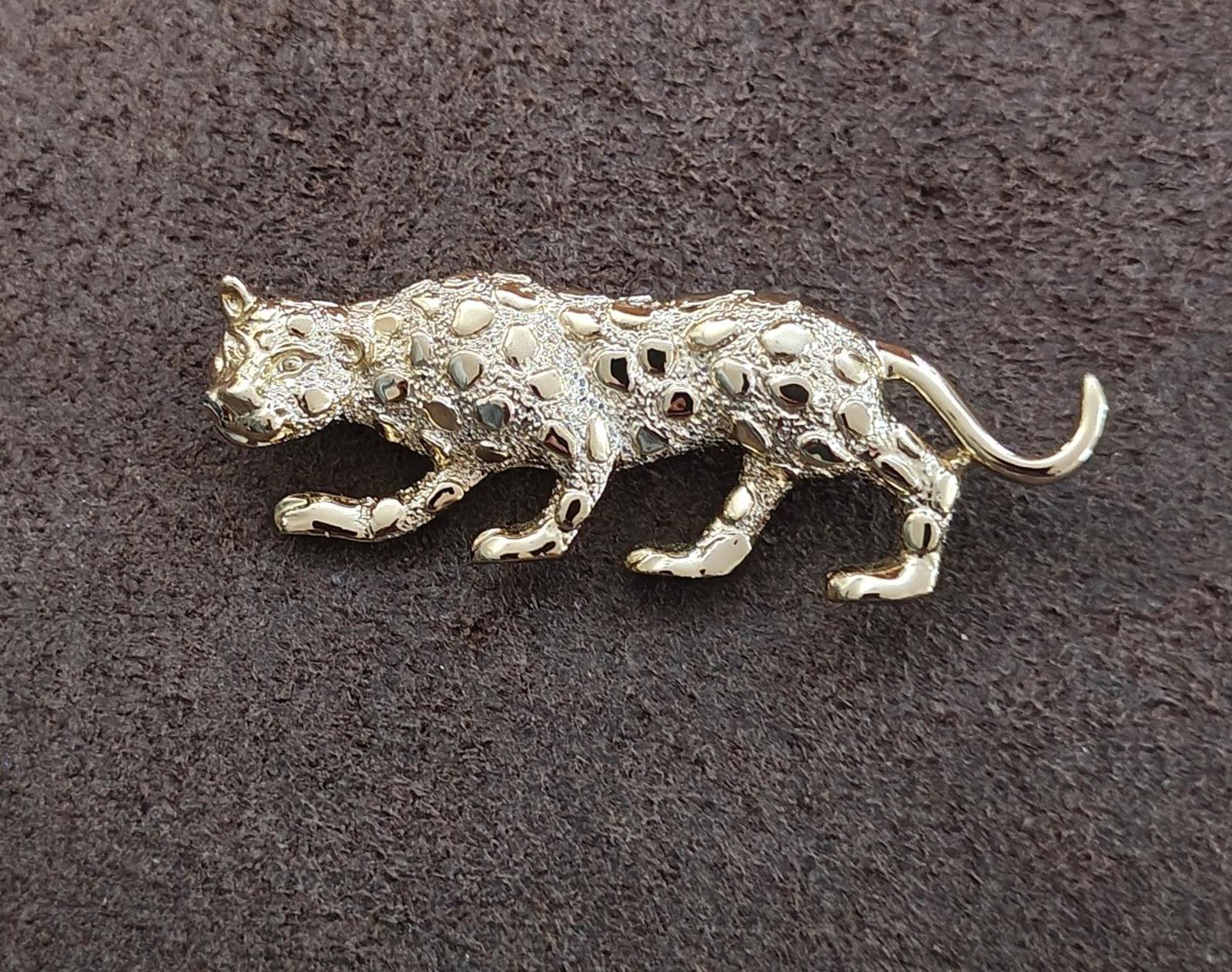 1980s Vintage Gerry's Silver Tone Textured Leopard Brooch Pin