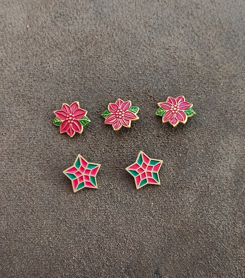 70s Set Of 5 Hand Painted Enamel Christmas Poinsettia & Geometric Stars Buttons