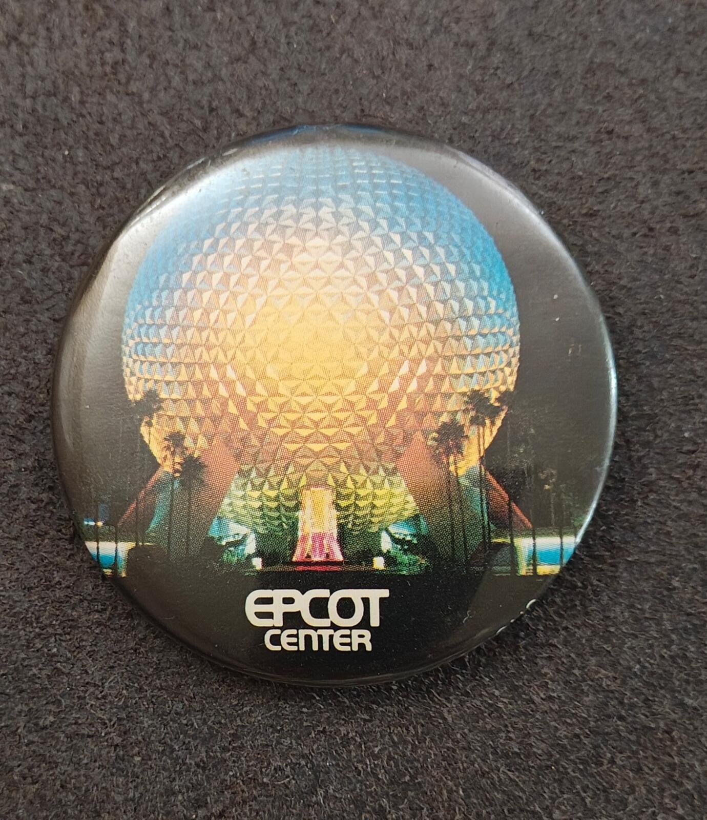 1982 Walt Disney World EPCOT Center Pinback/Pinbutton