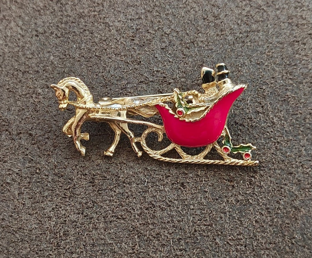 1960s/70s Christmas Horse-drawn Sleigh Gold Tone Enamel Brooch