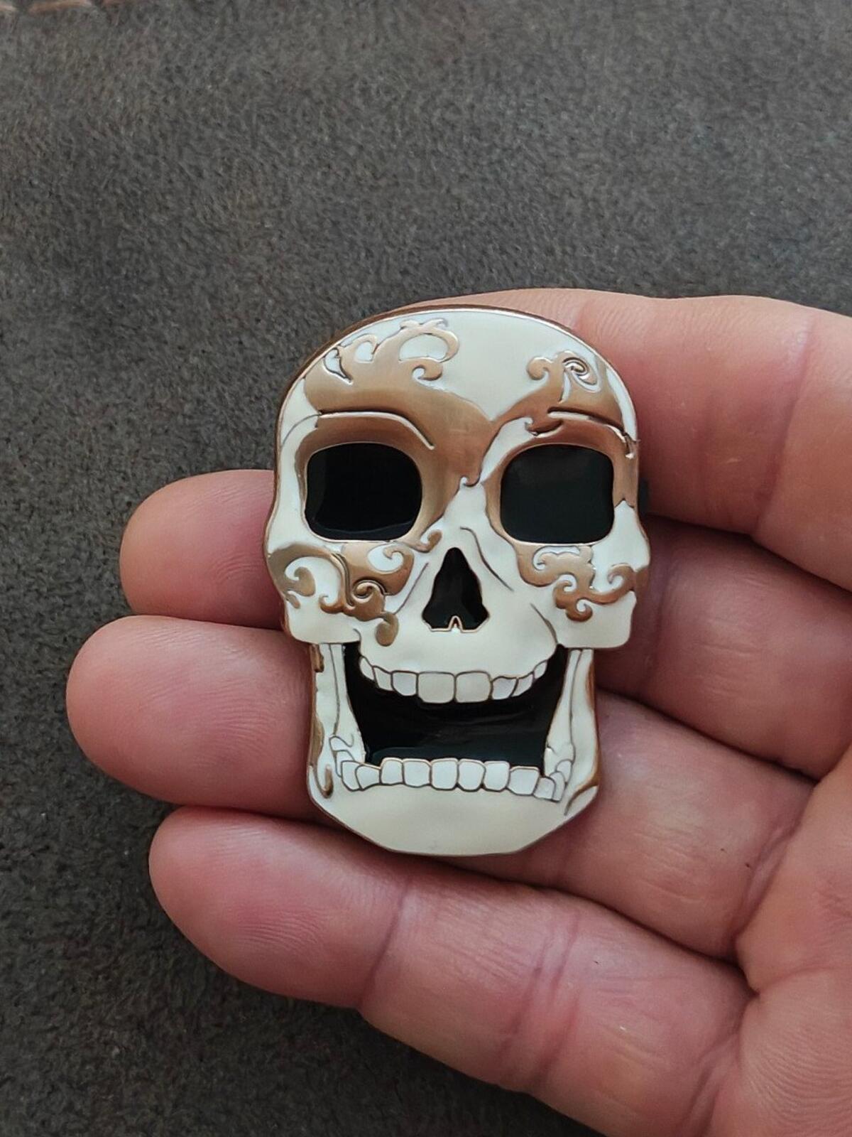 2023 Busch Gardens Howl-O-Scream Skull Enamel Pin