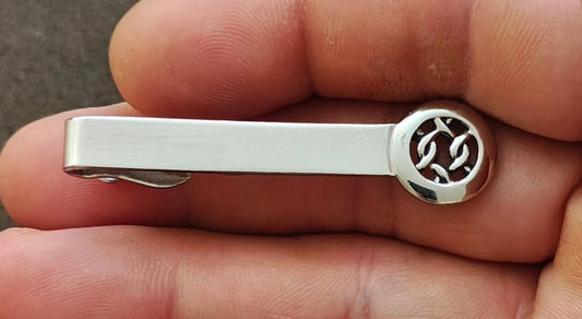 1950s Signed Swank Silver Tone Celtic Knot Tie Bar/Tie Clip