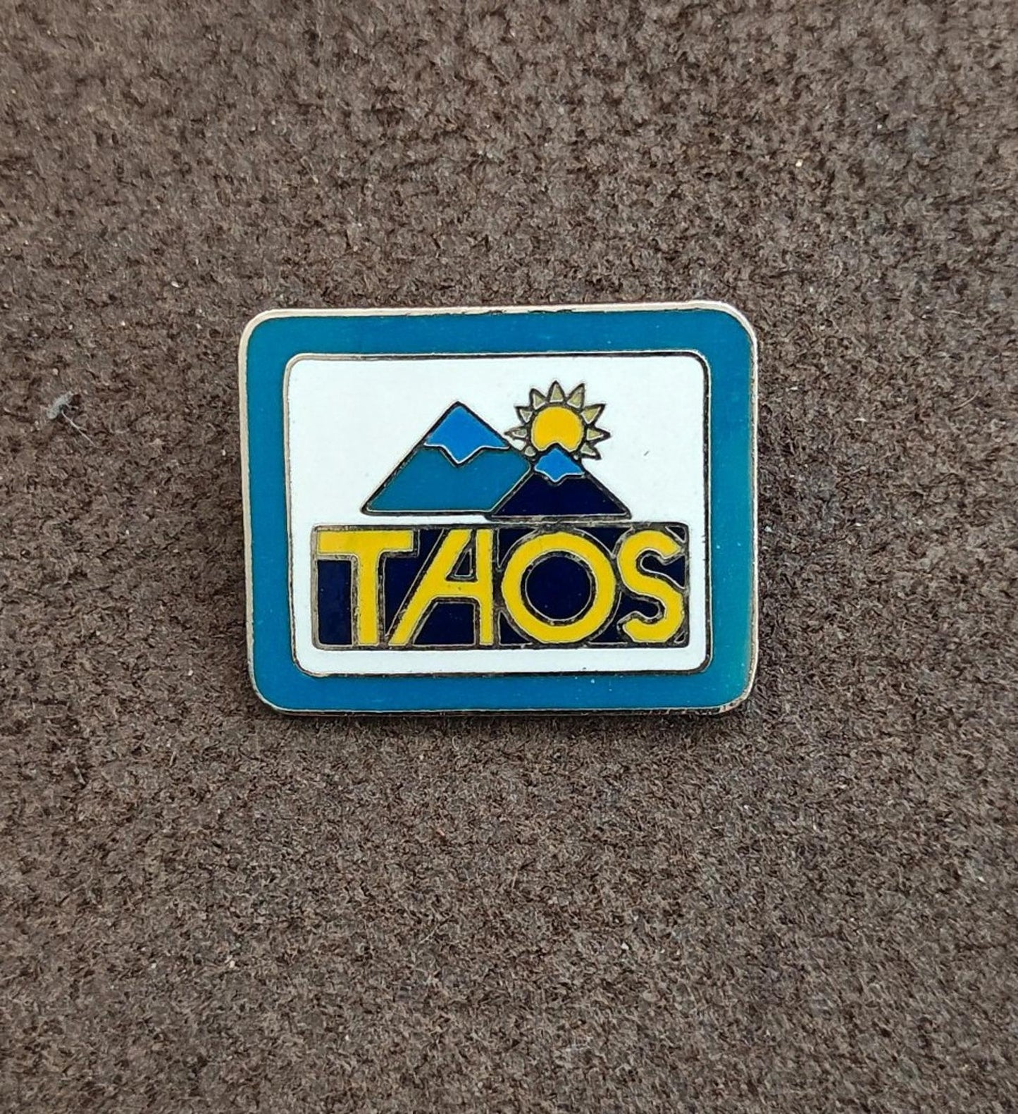 1970s/80s Taos New Mexico Ski Valley Silver Tone Pin