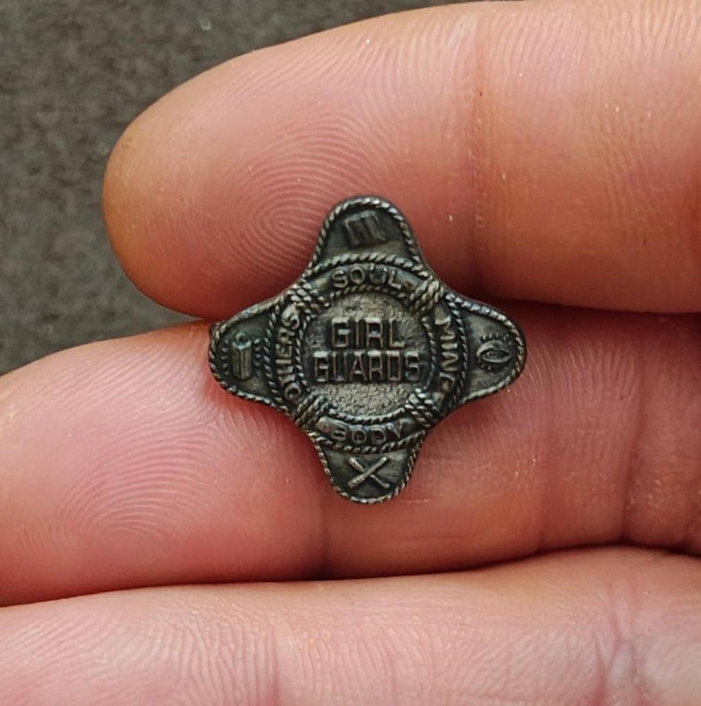 1920s/30s Vintage Salvation Army Girl Guards Membership Silver Tone Badge Pin