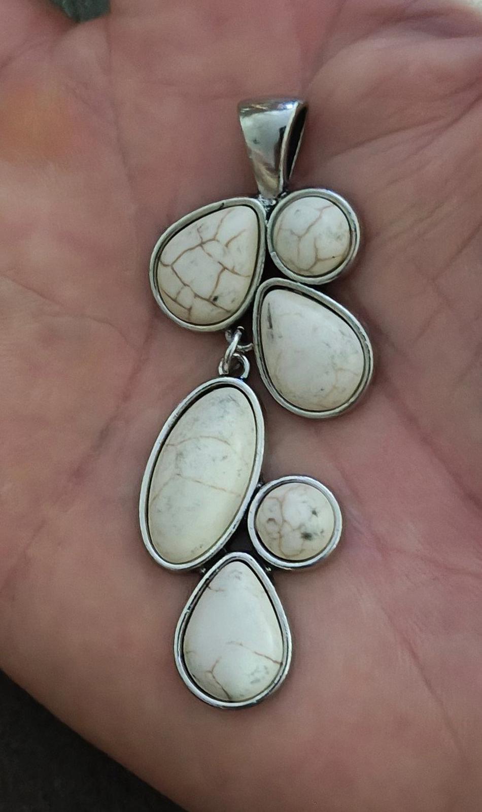 1990s Vintage Natural Howlite Gemstones Silver Tone Dangle Pendant