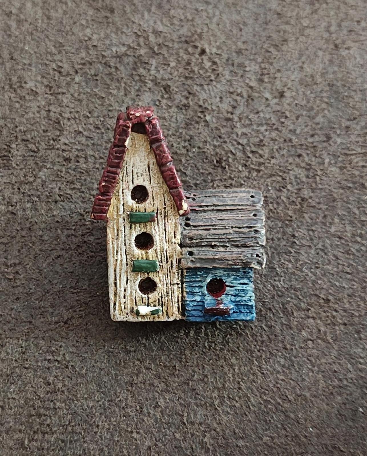 1980s Country Style 3D Birdhouse Resin Pin