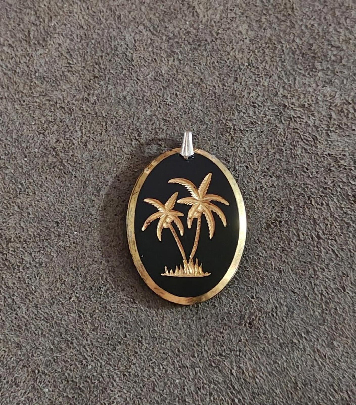 1980's Palm Trees On German Glass Intaglio Gold Tone Pendant