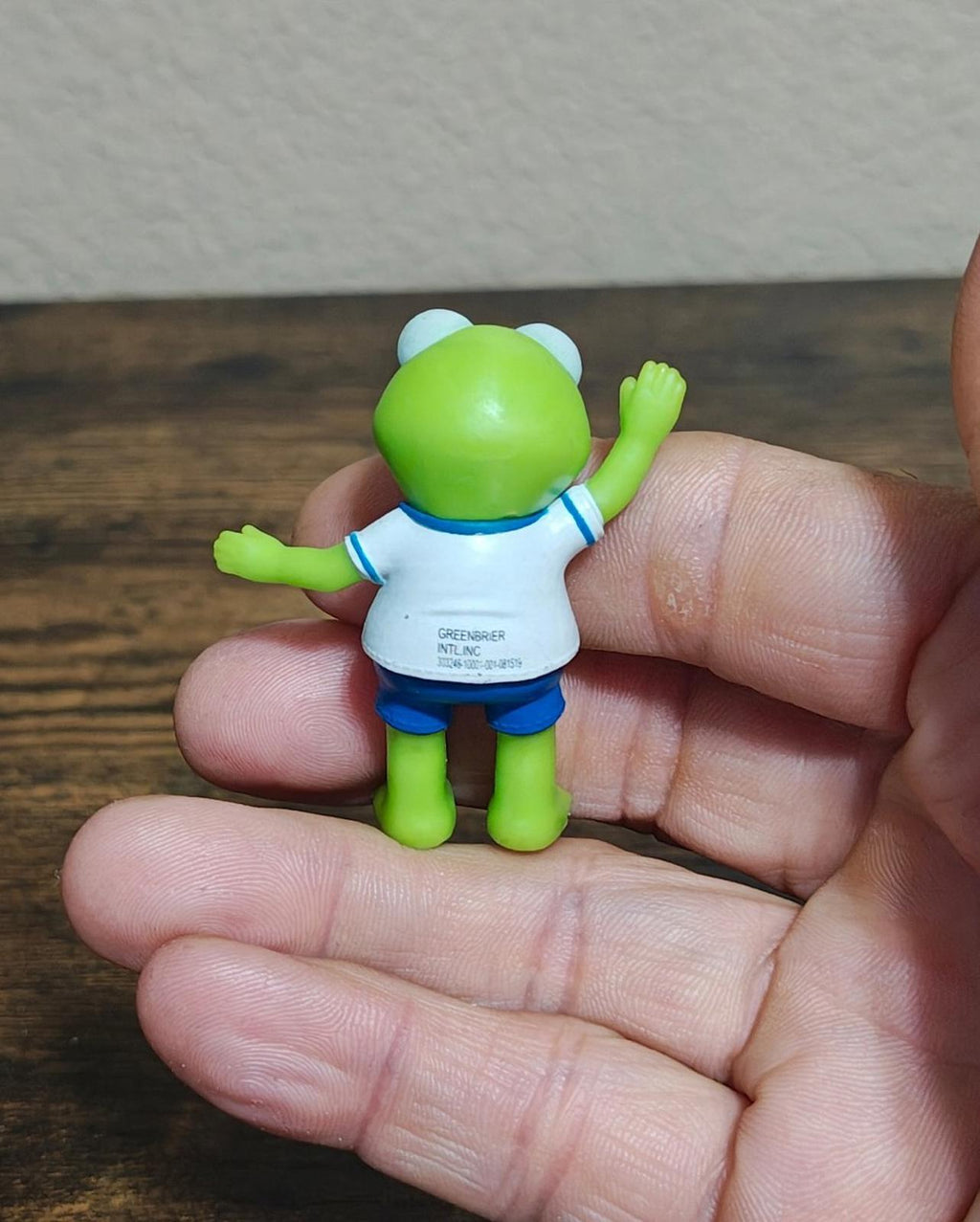 Disney Junior Muppet Babies Kermit The Frog 2" Collectible Figurine