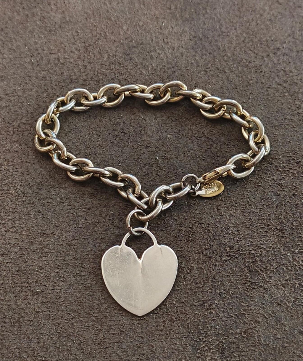 90s Signed Cookie Lee Silver Tone Chunky Chain Bracelet Featuring a Heart Charm - Trinketmania-LV