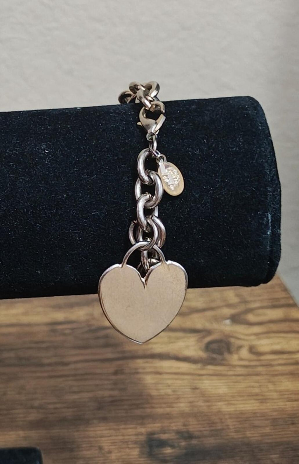 90s Signed Cookie Lee Silver Tone Chunky Chain Bracelet Featuring a Heart Charm - Trinketmania-LV