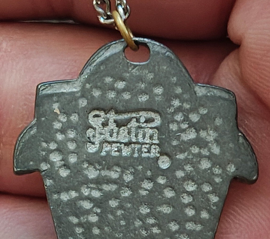 90s St Justin Cornwall Pewter Celtic Shield Pendant Necklace, Baltic Amber Stone - Trinketmania-LV