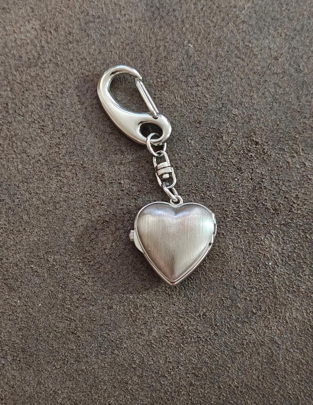 1990s Disney Minnie Mouse Silver Tone Heart Shaped Locket Watch Keychain