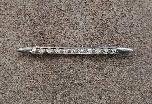 1900s Art Deco Edwardian Sterling Silver Bar With Clear Rhinestones Brooch