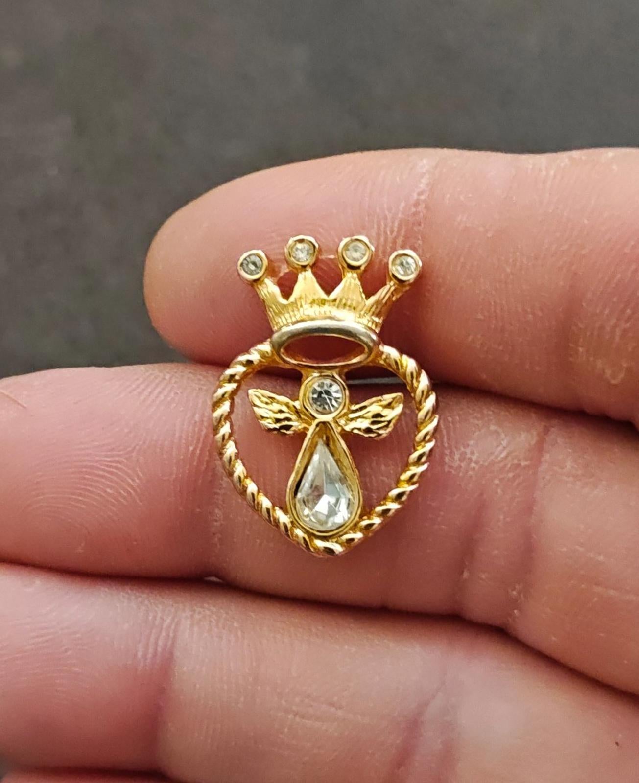 1997 Signed IMO "Angel Heart Crown" Gold Tone With Rhinestones Pin